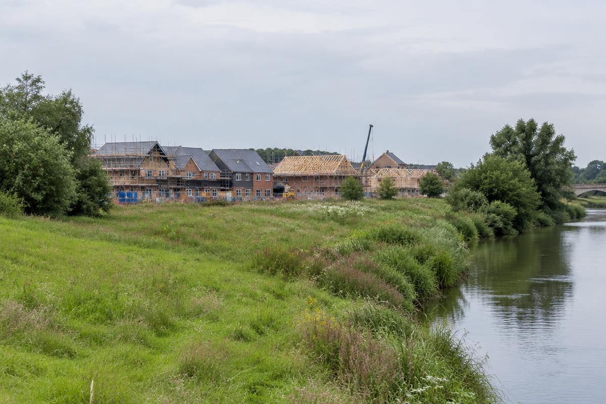Planning committee defers decision on riverside housing scheme